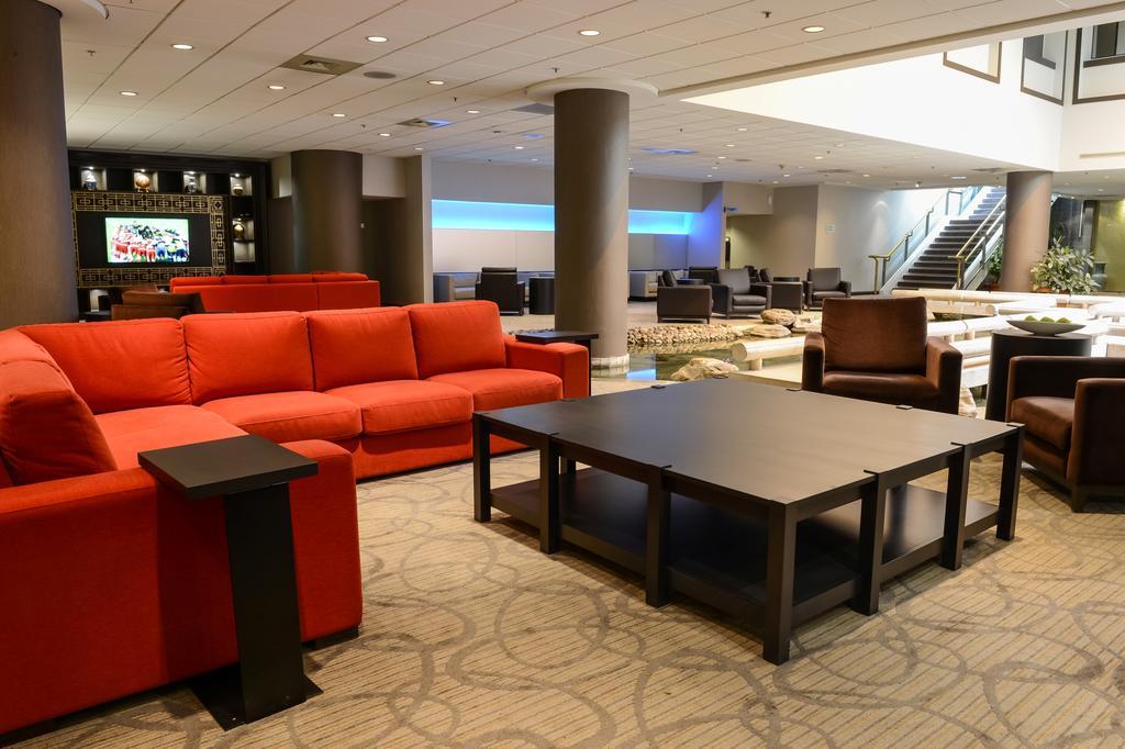 Holiday Inn Montreal Centre Ville Downtown, An Ihg Hotel Bagian luar foto